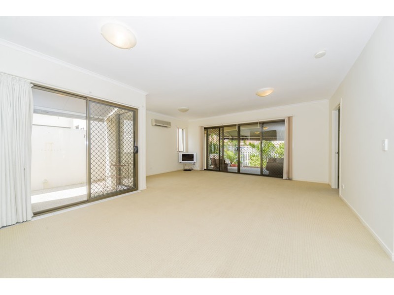 64/76 Bayview Street, Runaway Bay QLD 4216