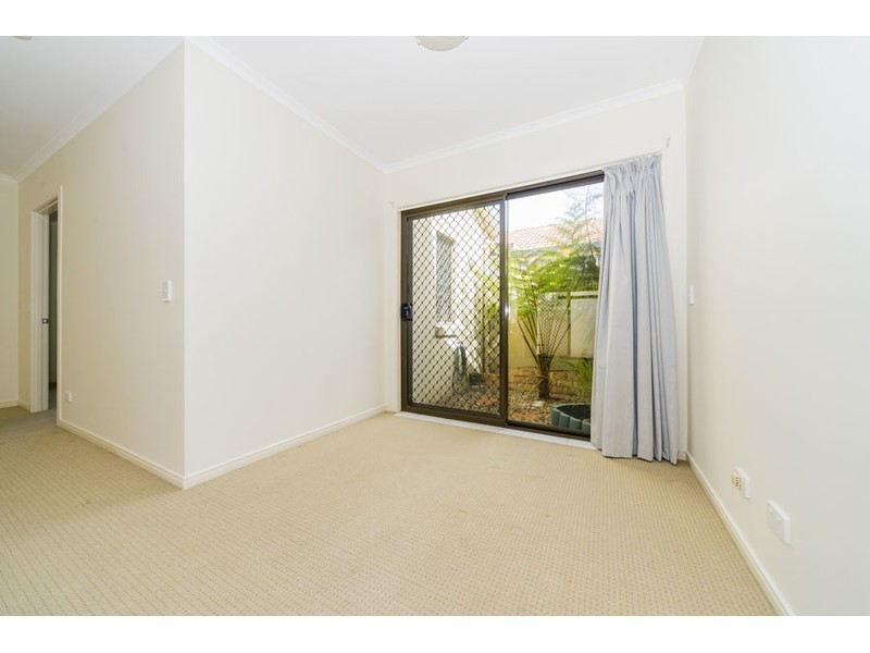 64/76 Bayview Street, Runaway Bay QLD 4216