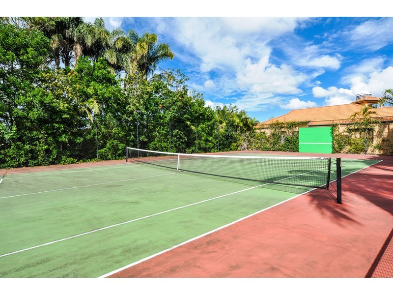 64/76 Bayview Street, Runaway Bay QLD 4216