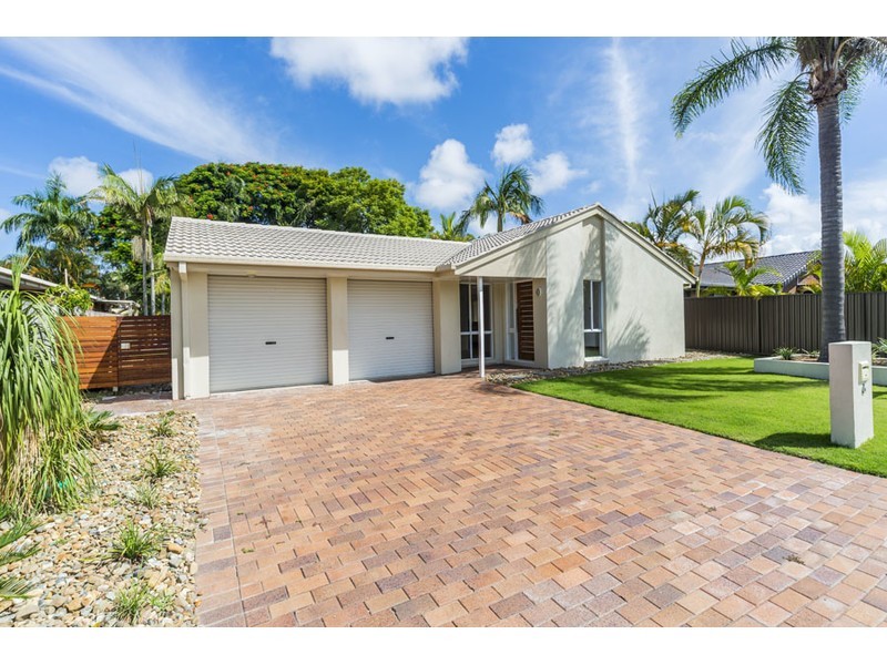 6 Sundown Drive, Paradise Point QLD 4216