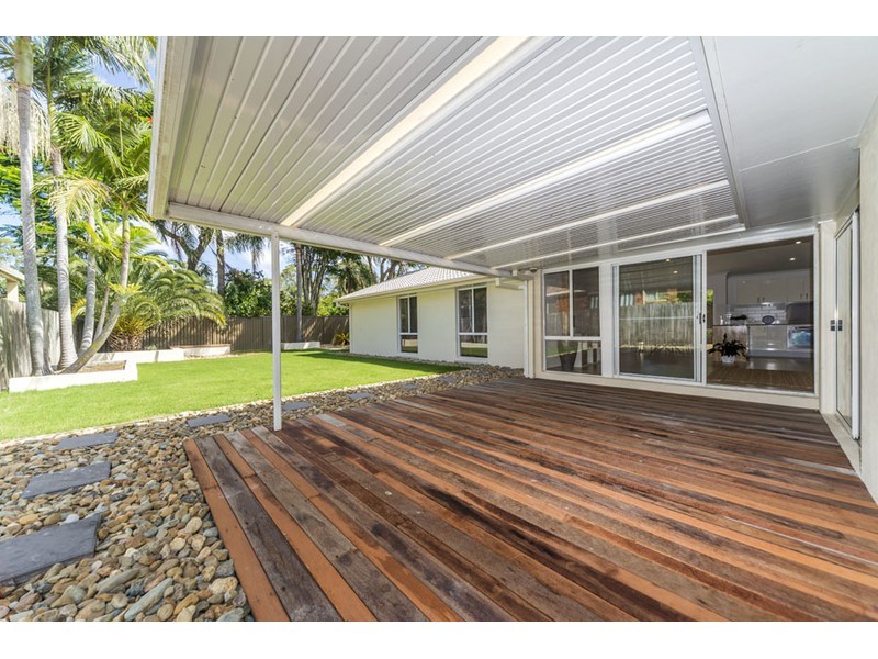 6 Sundown Drive, Paradise Point QLD 4216