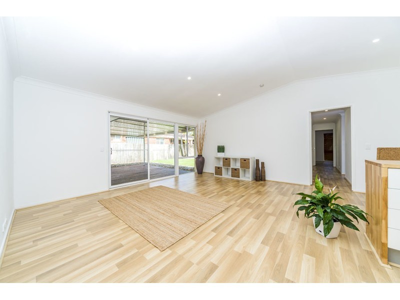 6 Sundown Drive, Paradise Point QLD 4216