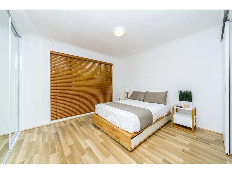 6 Sundown Drive, Paradise Point QLD 4216