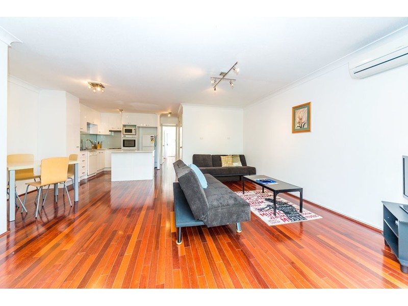 7/37 Bayview Street, Runaway Bay QLD 4216