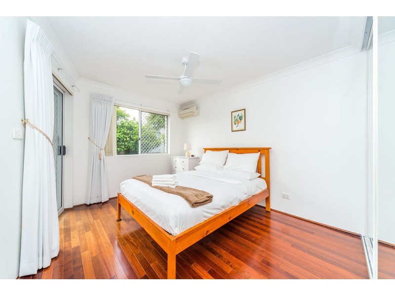 7/37 Bayview Street, Runaway Bay QLD 4216