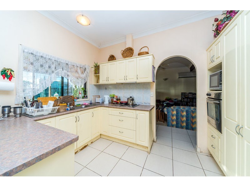 21 Vaggelas Crescent, Biggera Waters QLD 4216