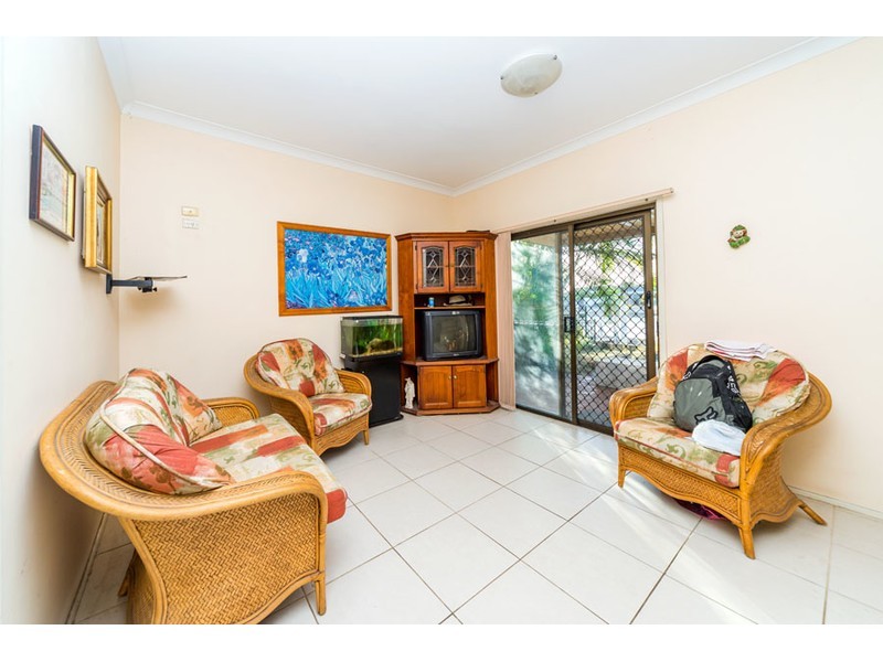 21 Vaggelas Crescent, Biggera Waters QLD 4216