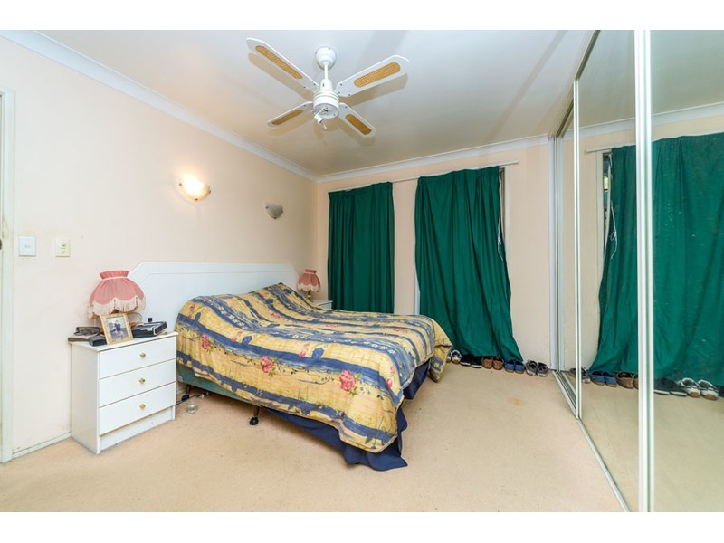 21 Vaggelas Crescent, Biggera Waters QLD 4216