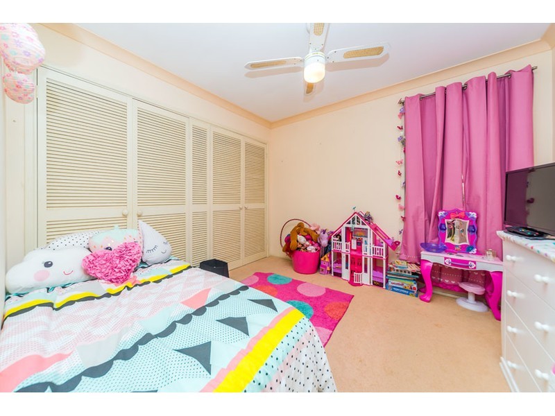 21 Vaggelas Crescent, Biggera Waters QLD 4216