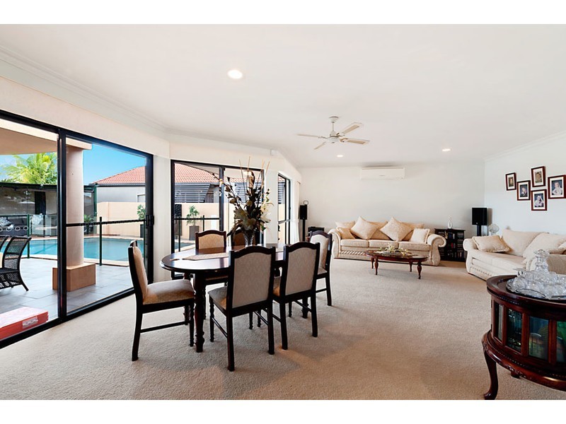 52 Monterey Keys Drive, Helensvale QLD 4212