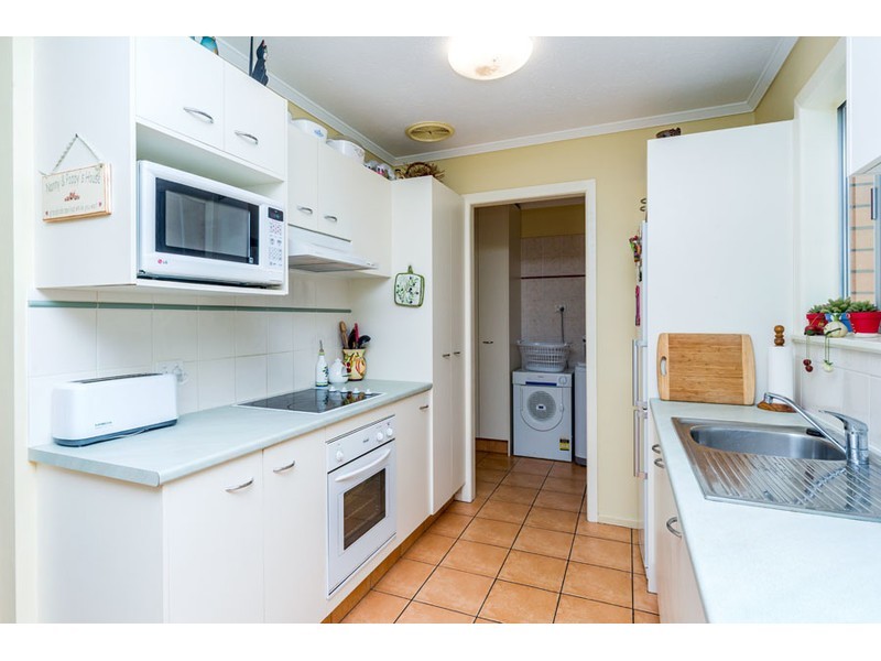 18 Nambur Street, Runaway Bay QLD 4216