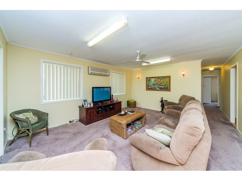 18 Nambur Street, Runaway Bay QLD 4216