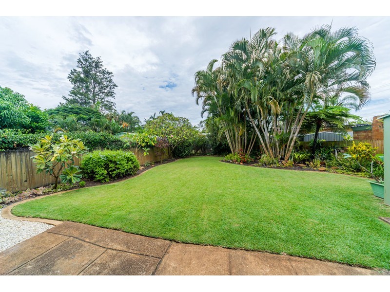 18 Nambur Street, Runaway Bay QLD 4216