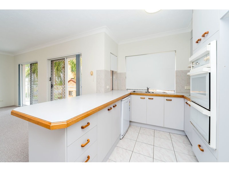 2/496 Marine Parade, Biggera Waters QLD 4216