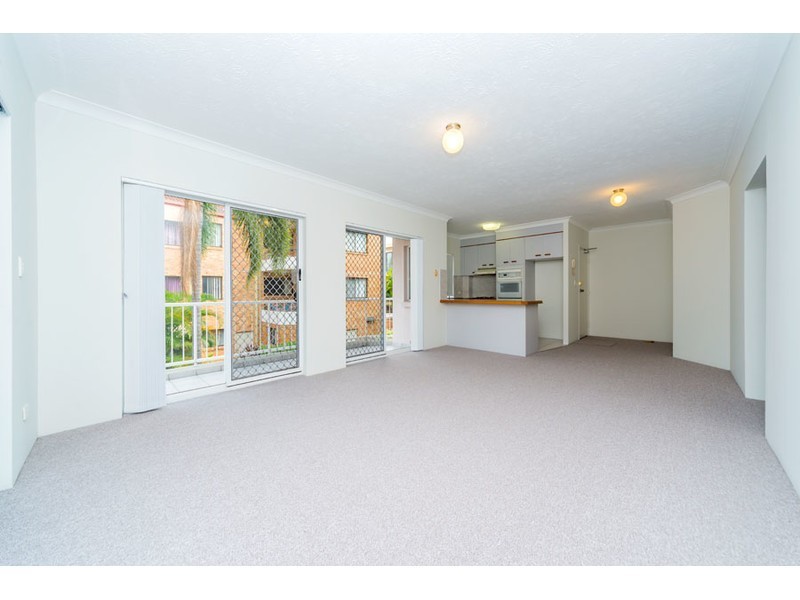 2/496 Marine Parade, Biggera Waters QLD 4216