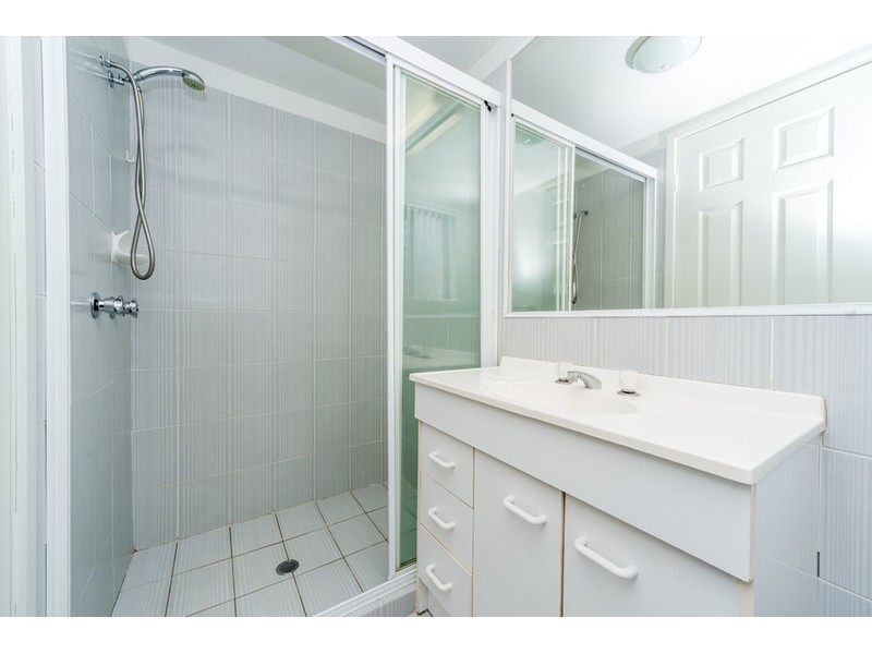 2/496 Marine Parade, Biggera Waters QLD 4216