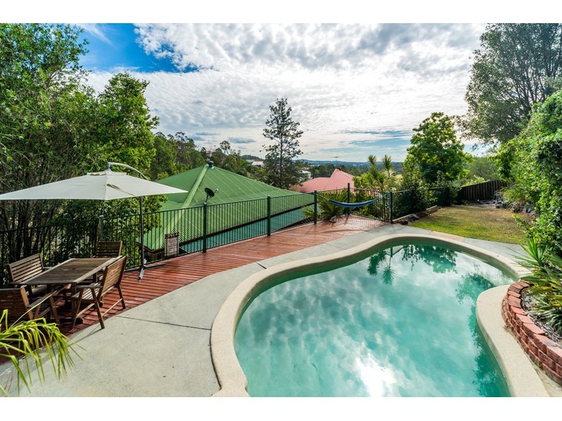 14 Bellona Court, Pacific Pines QLD 4211