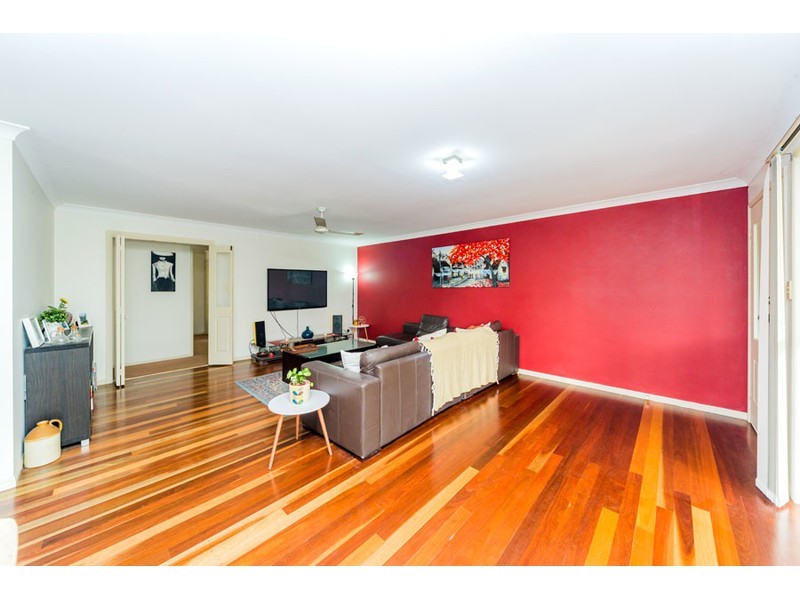 14 Bellona Court, Pacific Pines QLD 4211
