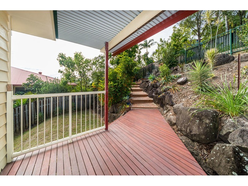 14 Bellona Court, Pacific Pines QLD 4211