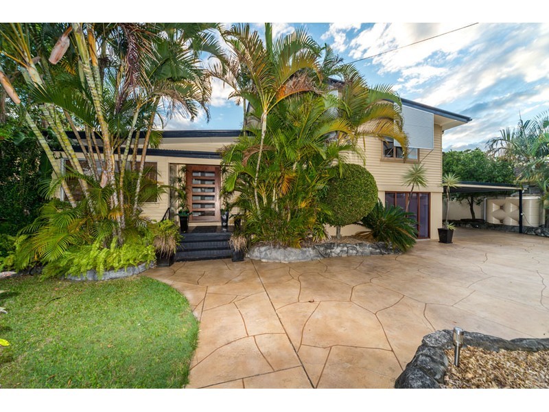 24 Hollywell Road, Biggera Waters QLD 4216