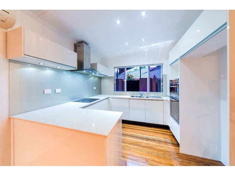 24 Hollywell Road, Biggera Waters QLD 4216