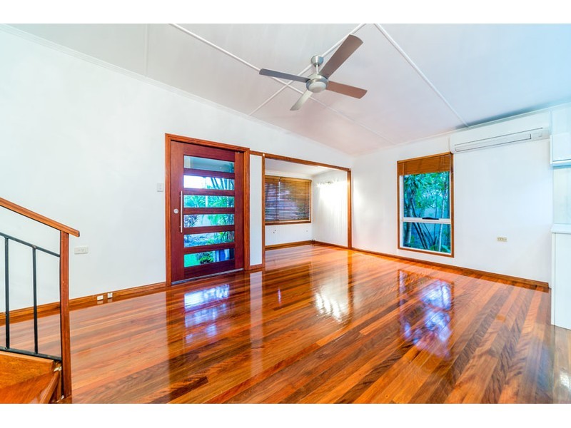 24 Hollywell Road, Biggera Waters QLD 4216