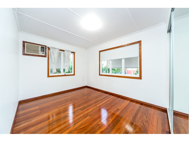24 Hollywell Road, Biggera Waters QLD 4216