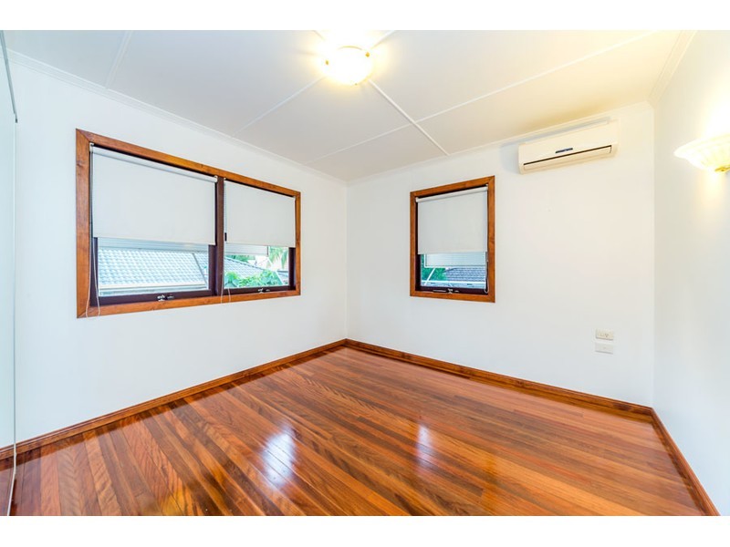 24 Hollywell Road, Biggera Waters QLD 4216