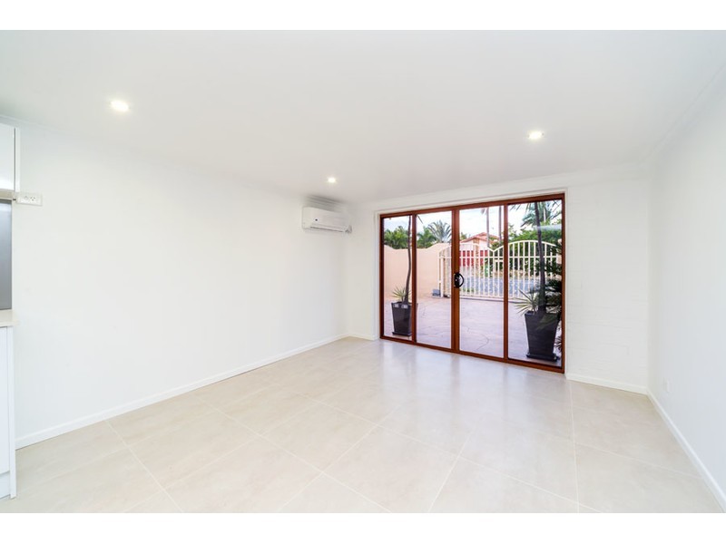 24 Hollywell Road, Biggera Waters QLD 4216