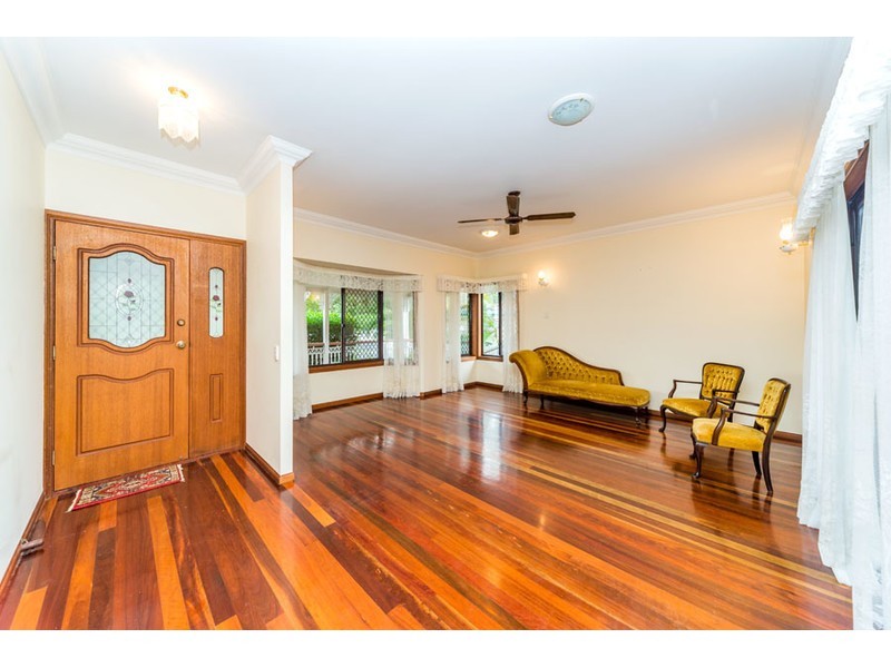 7 Tallara Street, Coombabah QLD 4216