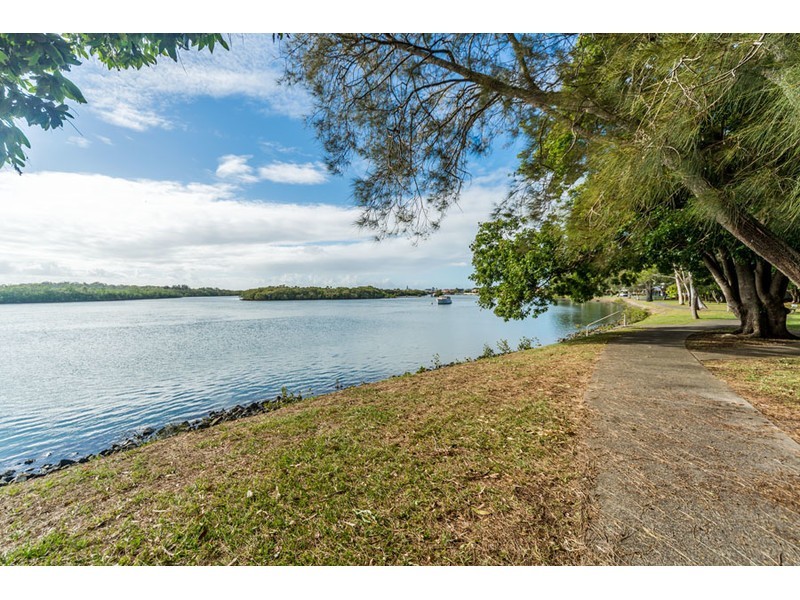 7 Tallara Street, Coombabah QLD 4216