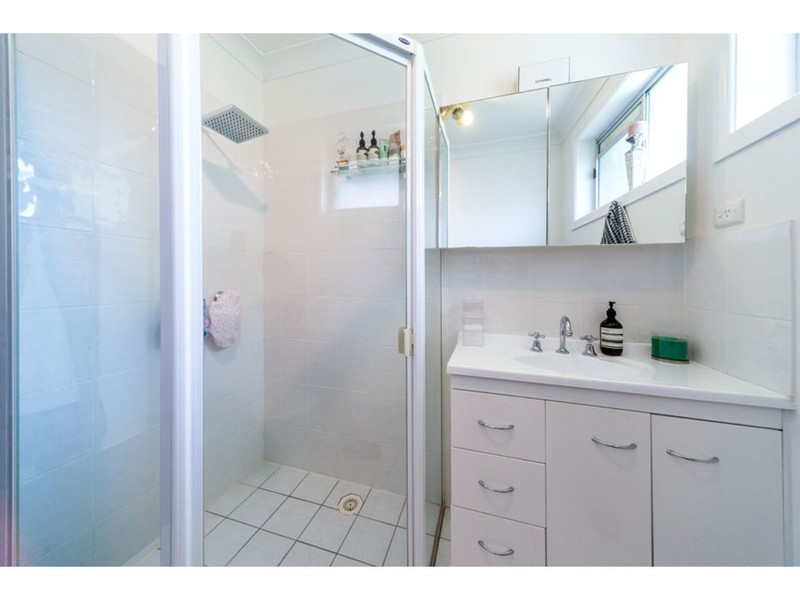 5 Mt Hagen Drive, Runaway Bay QLD 4216