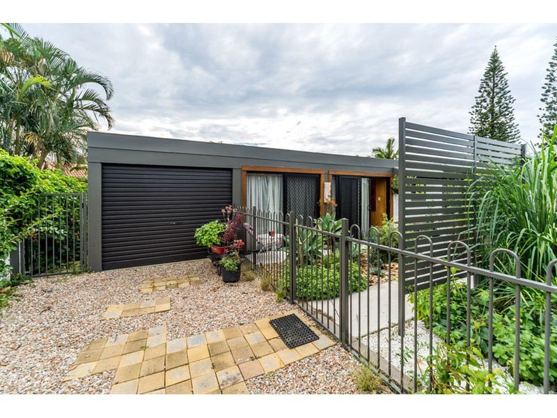 15 Sunbird Avenue, Paradise Point QLD 4216