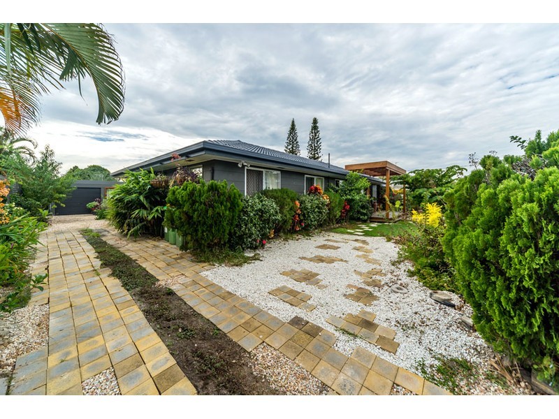 15 Sunbird Avenue, Paradise Point QLD 4216