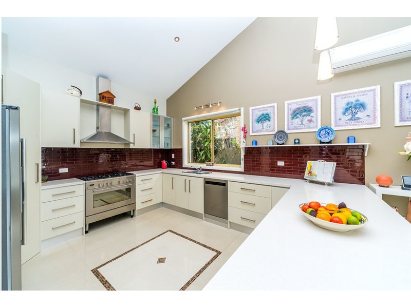 54 Cockleshell Court, Runaway Bay QLD 4216