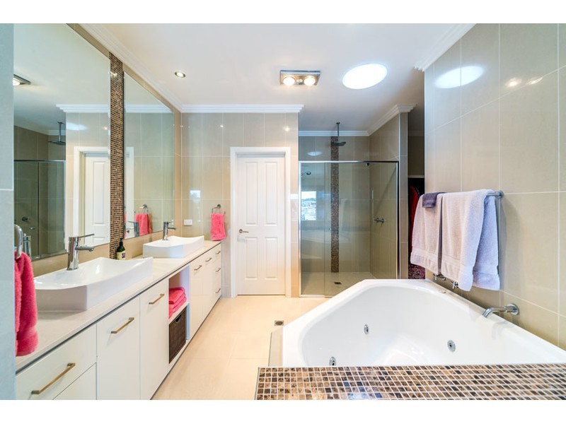54 Cockleshell Court, Runaway Bay QLD 4216