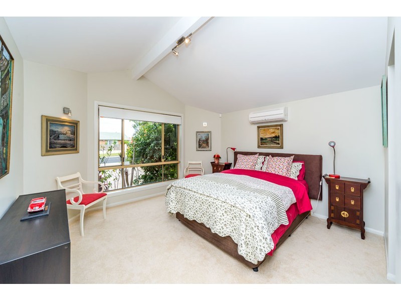 54 Cockleshell Court, Runaway Bay QLD 4216