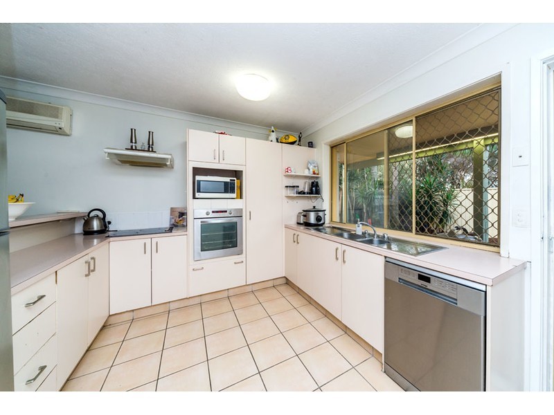 18/469 Pine Ridge Road, Runaway Bay QLD 4216