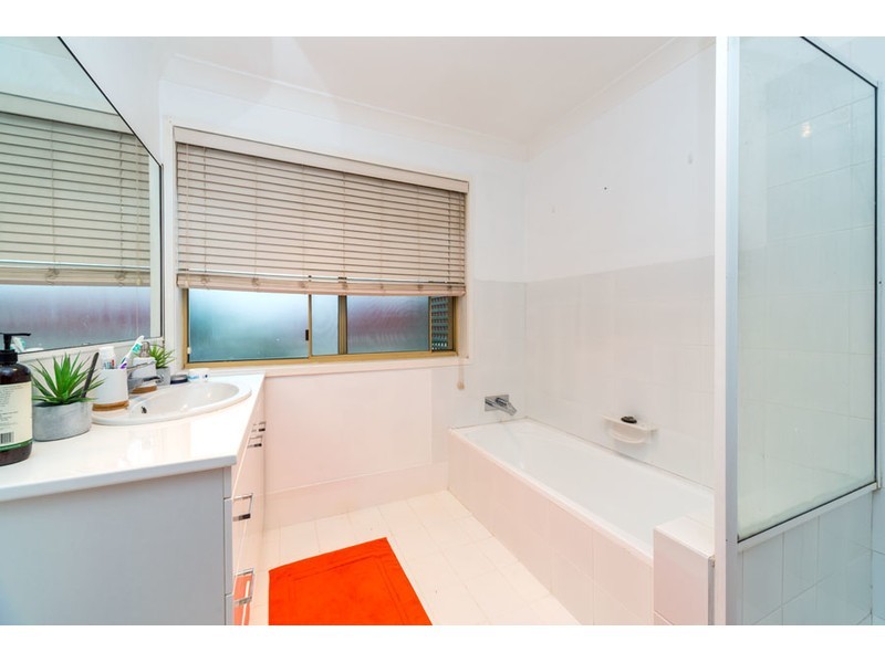 18/469 Pine Ridge Road, Runaway Bay QLD 4216