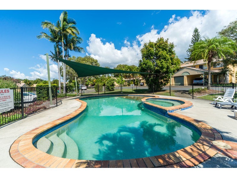18/469 Pine Ridge Road, Runaway Bay QLD 4216
