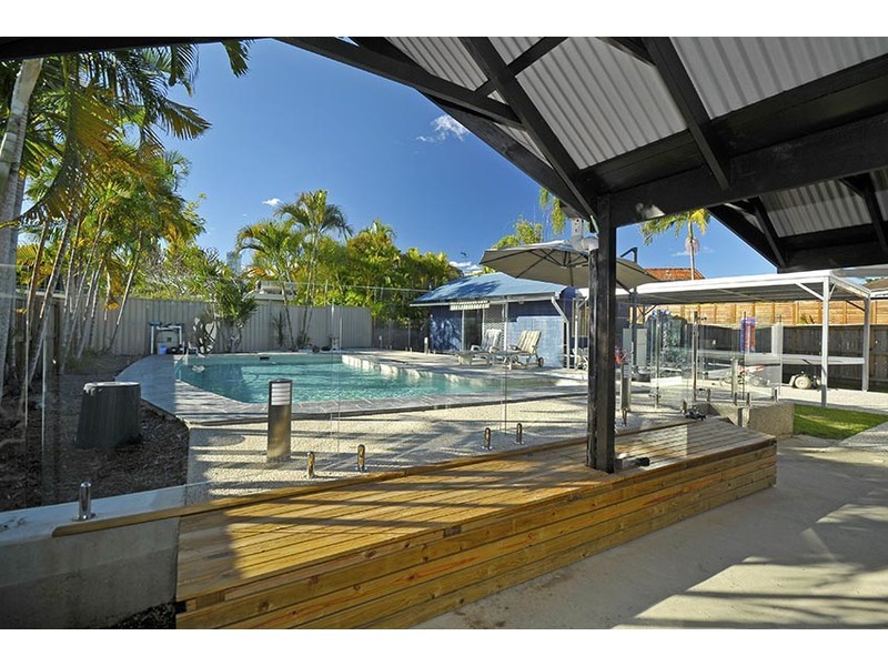 24 Boongala Road, Broadbeach Waters QLD 4218