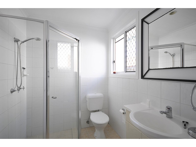 24 Boongala Road, Broadbeach Waters QLD 4218