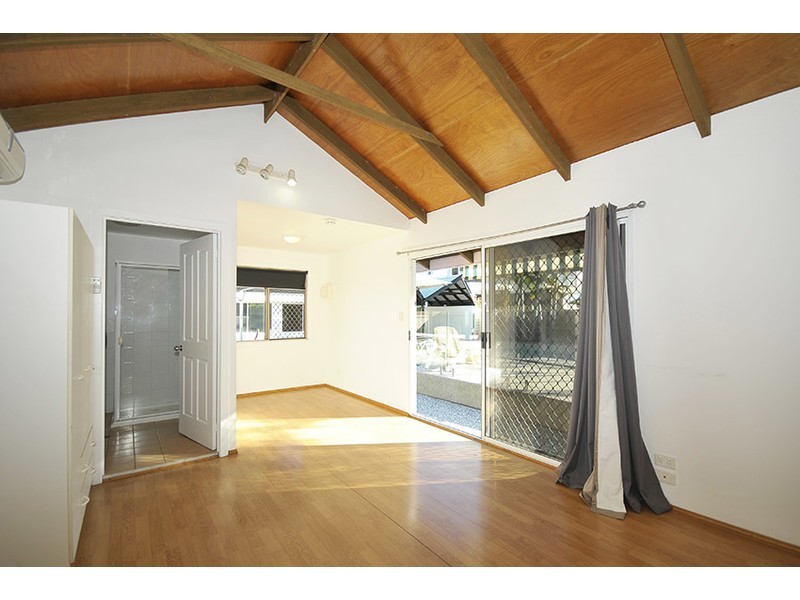 24 Boongala Road, Broadbeach Waters QLD 4218