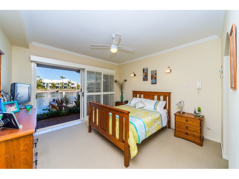 41/76 Bayview Street, Runaway Bay QLD 4216