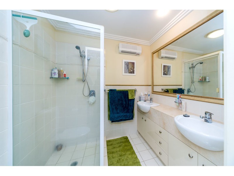 41/76 Bayview Street, Runaway Bay QLD 4216