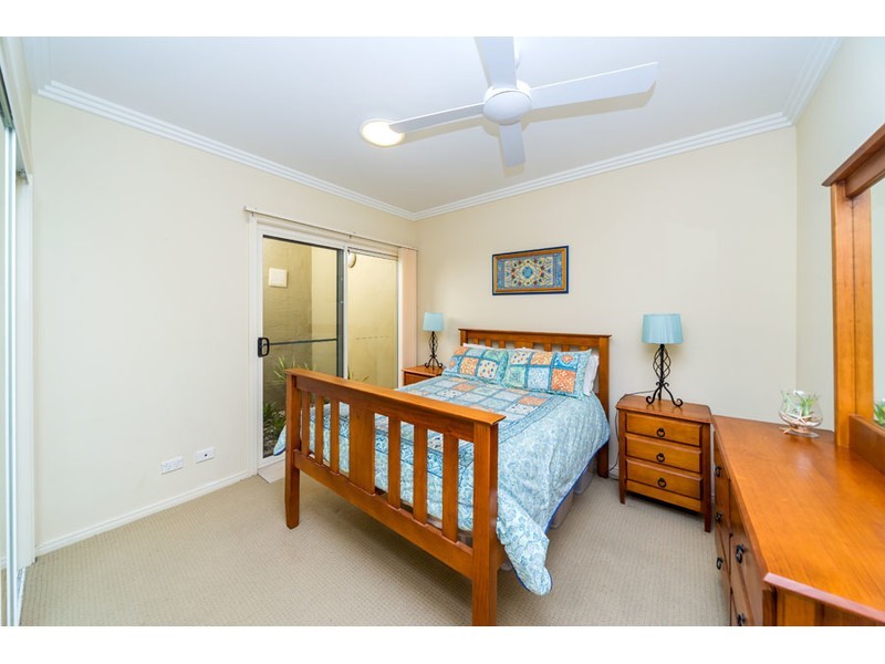 41/76 Bayview Street, Runaway Bay QLD 4216