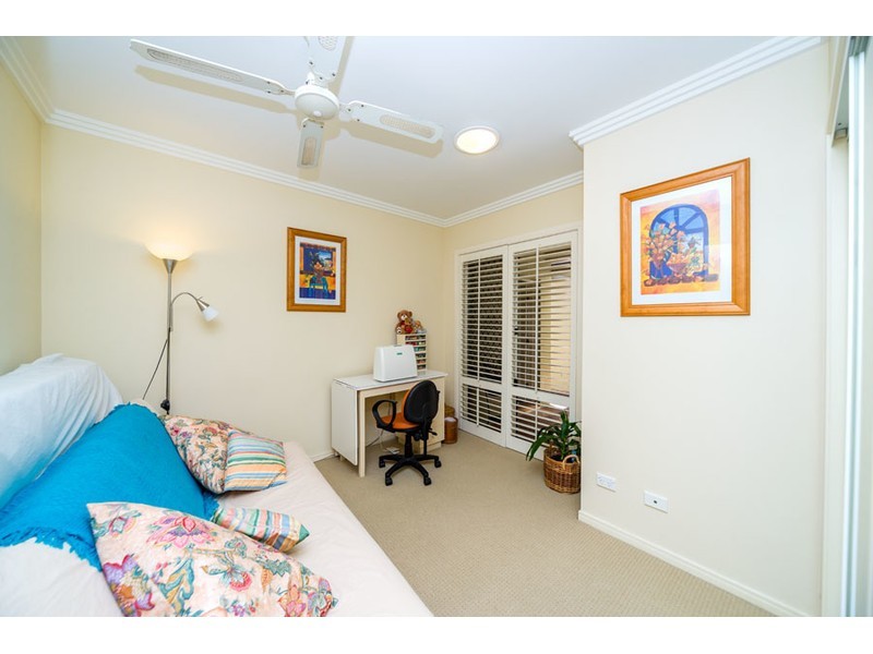41/76 Bayview Street, Runaway Bay QLD 4216