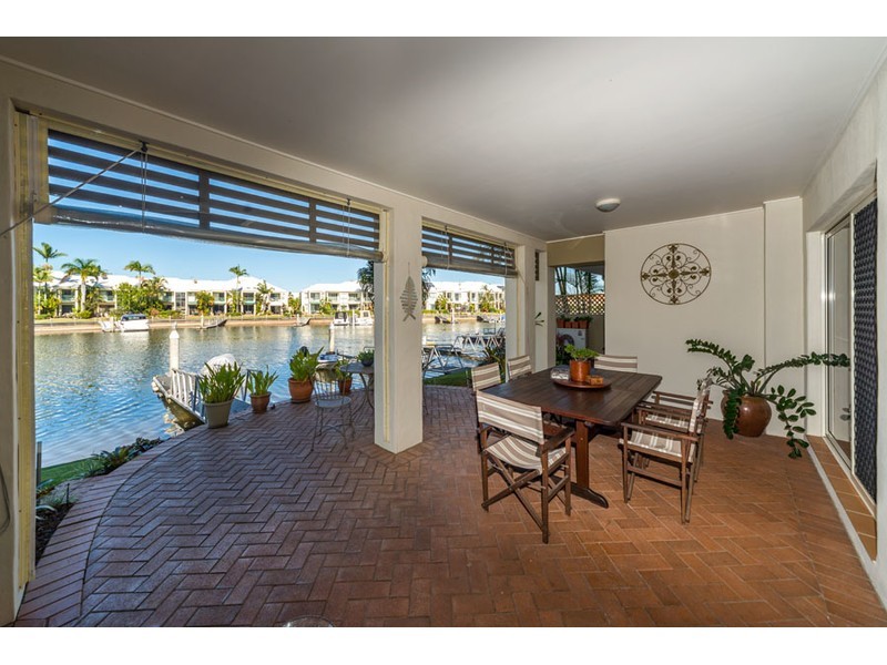 41/76 Bayview Street, Runaway Bay QLD 4216