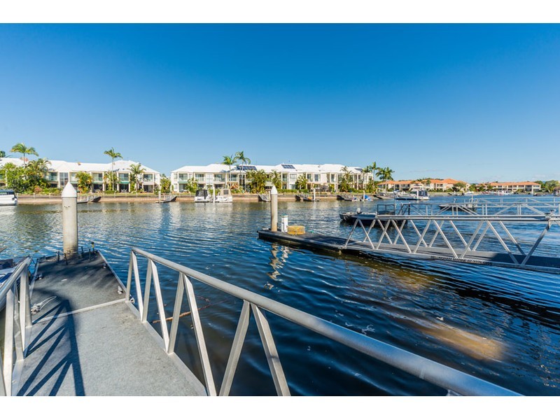 41/76 Bayview Street, Runaway Bay QLD 4216