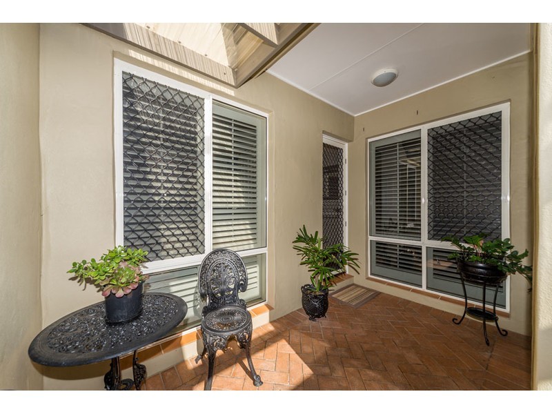 41/76 Bayview Street, Runaway Bay QLD 4216